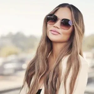 NWT Quay Jezabell 53mm Glitter Aviator Sunglasses - Gold/Brown Flash Quay Australia | Accessories | Nwt Quay Jezabell 53mm  main image 2